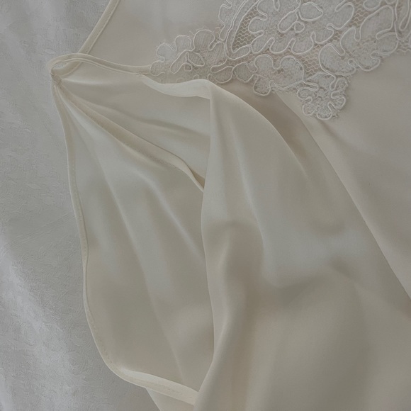 Ellie Tahari blouse - Picture 3 of 5